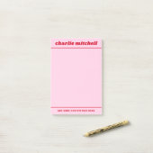 Post-it® Nom rouge rose (Sur un bureau)