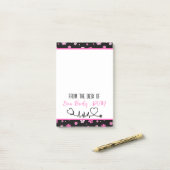 Post-it® Nom vétérinaire de l'Empreinte de patte rose mou (Sur un bureau)