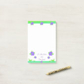 Post-it® Note à fleurs violettes (Sur un bureau)