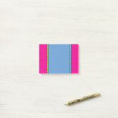 Post-it® Note de billet rose, bleu et jaune (Sur un bureau)