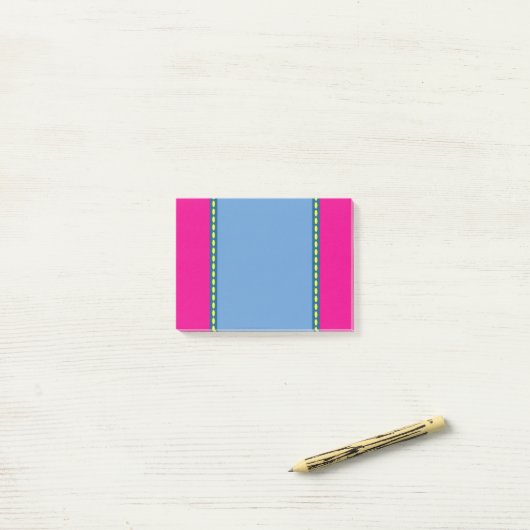 Post-it® Note de billet rose, bleu et jaune (Sur un bureau)