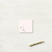 Post-it® Notes à monogramme lettre florale "Q" (Sur un bureau)