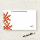 Post-it® Notes avec fleur et étiquette de nom (Sur un bureau)