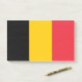 Post-it® Notes avec le drapeau de Belgique (Sur un bureau)