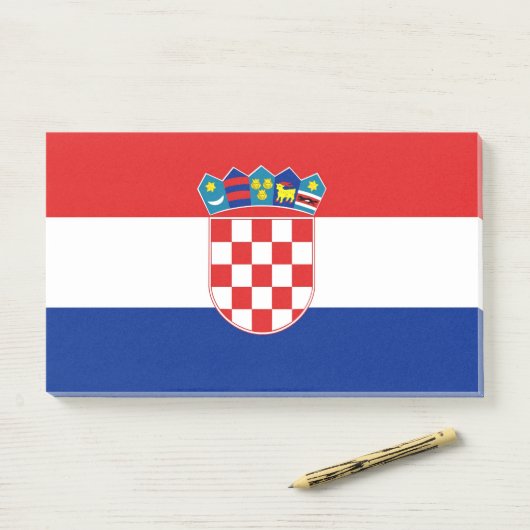 Post-it® Notes avec le drapeau de la Croatie (Sur un bureau)