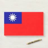 Post-it® Notes avec le drapeau de Taiwan (Sur un bureau)