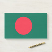 Post-it® Notes avec le drapeau du Bangladesh (Sur un bureau)