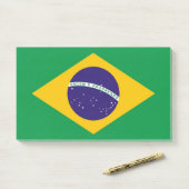 Post-it® Notes avec le drapeau du Brésil (Sur un bureau)