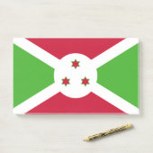 Post-it® Notes avec le drapeau du Burundi (Sur un bureau)
