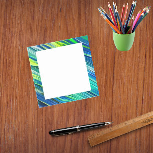 Post-it Notes bleus, verts et jaunes élégants