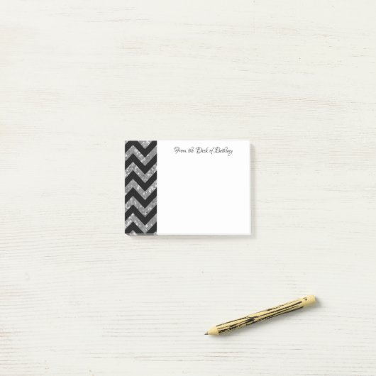 Post-it® Notes Chevron Parties scintillant argent (Sur un bureau)