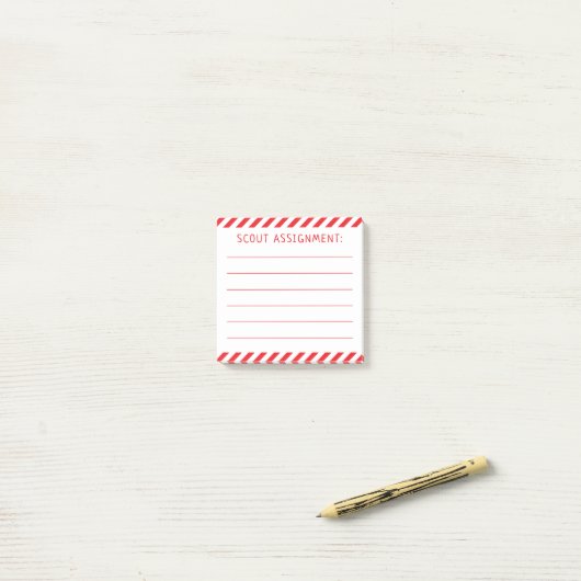 Post-it® Notes d'auto-affectation Elf Scout Père Noël (Sur un bureau)