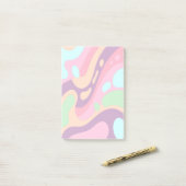 Post-it® Notes de couleur pastel heureuses  (Sur un bureau)