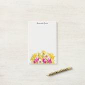 Post-it® Notes de fleurs narcisse jaune personnalisées (Sur un bureau)
