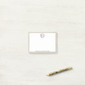 Post-it® Notes de la couronne de monogramme beige (Sur un bureau)