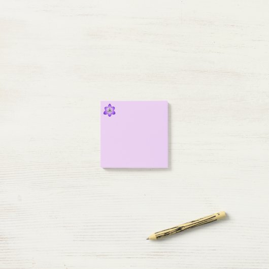 Post-it® Notes de post-it pourpres sensibles de crocus (Sur un bureau)