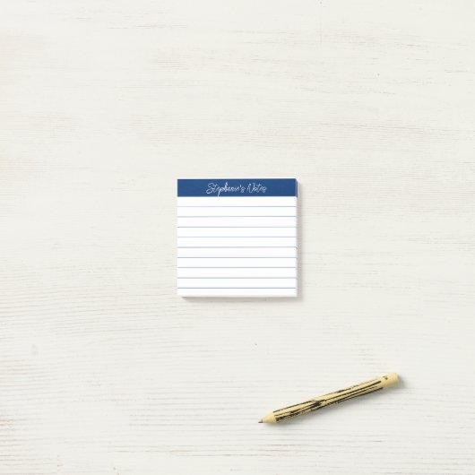 Post-it® Notes de script classiques bleu marine lignées (Sur un bureau)