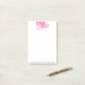 Post-it® Notes d'un collègue féminin (Sur un bureau)