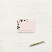 Post-it® Notes florales de courrier de monogramme (Sur un bureau)