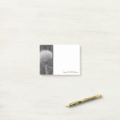 Post-It Notes noires et blanches gonflées (Sur un bureau)