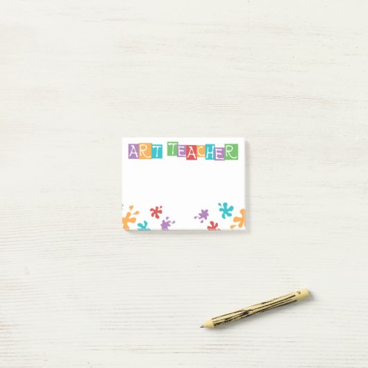 Post-it® Notes post-it de l'enseignant en art (Sur un bureau)