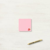 Post-it® Notes postales fraises (Sur un bureau)