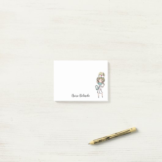 Post-it® Notes postales personnalisées de l'infirmière Médi (Sur un bureau)