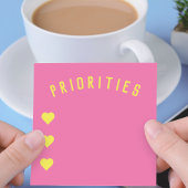 Post-it® Notes Prioritaires Rose Chaud et Jaune avec des Cœ