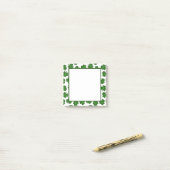 Post-it® Notes Shamrocks texturées (Sur un bureau)