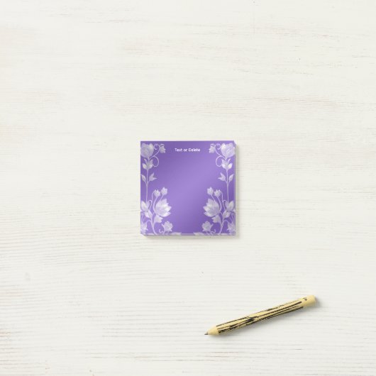 Post-it® Notes stylées de floral violet (Sur un bureau)