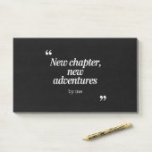 Post-it® Nouveau chapitre, New Adventures Design by Me (Sur un bureau)