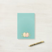 Post-it® OEufs de Pâques parmi les fleurs et les couleurs f (Sur un bureau)