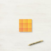 Post-it® Orange Yellow Checker Patchwork Pattern (Sur un bureau)