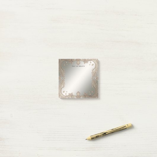 Post-it® Ornat Or Post it Notes (Sur un bureau)