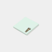 Post-it® Ours brun mignon tenant une fleur jaune (Incliné)