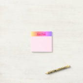 Post-it® Paniers de note rose inversée Hot Rose (Sur un bureau)