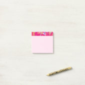 Post-it® Pantalons de notes roses Hot Pink (Sur un bureau)