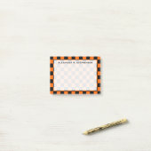 Post-it® Papier collant à carreaux noir et orange Monogram (Sur un bureau)