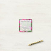 Post-it® Papillon swallowtail noir sur une fleur rose foncé (Sur un bureau)