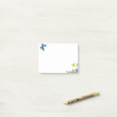 Post-it® Papillons bleus et jaunes et petites fleurs (Sur un bureau)