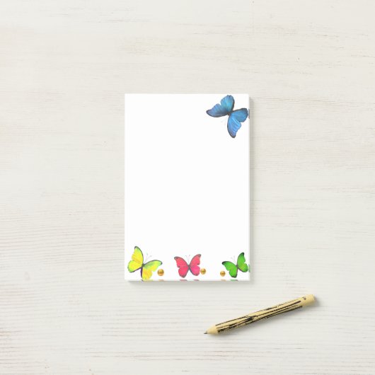 Post-it® Papillons colorés mignons sur blanc (Sur un bureau)