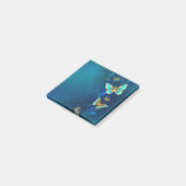 Post-it® Papillons d'or sur un Arrière - plan bleu (Incliné)