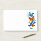 Post-it® Papillons volants Morpho et Monarch (Sur un bureau)