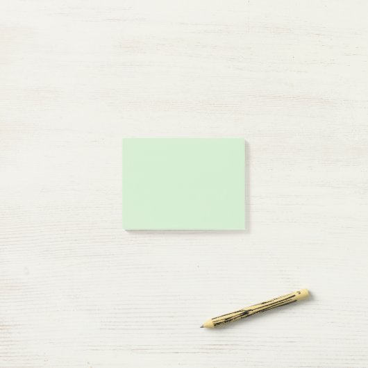 Post-it® Pastel Pistachio couleur solide | Classique | Élég (Sur un bureau)