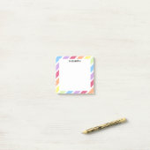 Post-it® Pastel Rainbow Diagonal Stripes Nom | Personnalise (Sur un bureau)