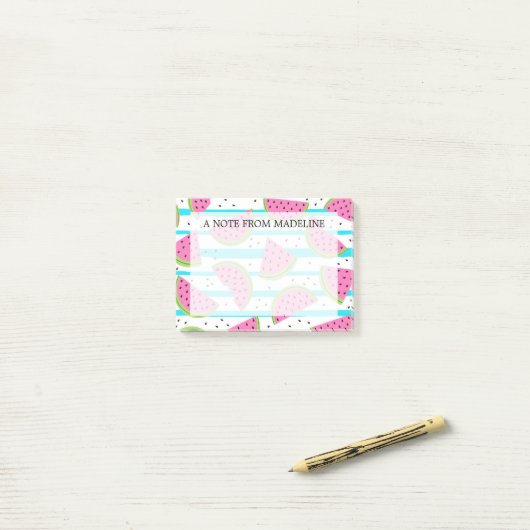 Post-it® Pastèque au néon sur le motif de rayures (Sur un bureau)