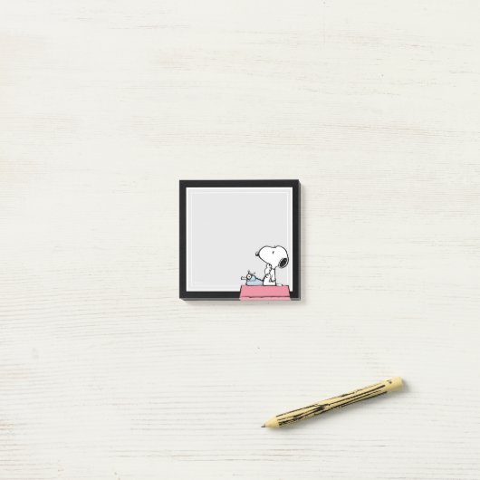 Post-it® Peanuts | Snoopy à la machine à écrire (Sur un bureau)