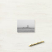Post-it® Phare au loin (Sur un bureau)