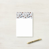 Post-it® Pine Cones et aiguilles de pin Motif d'hiver (Sur un bureau)