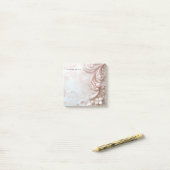 Post-it® Pink Ornate Pearl and Floral Post it Notes (Sur un bureau)